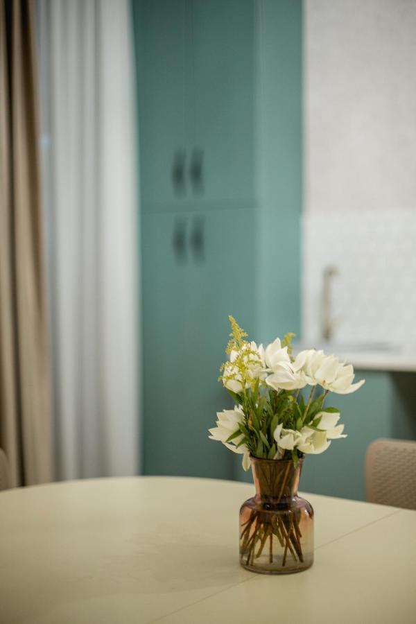 Moedani-Very Center Apartments In Kutaisi Ngoại thất bức ảnh