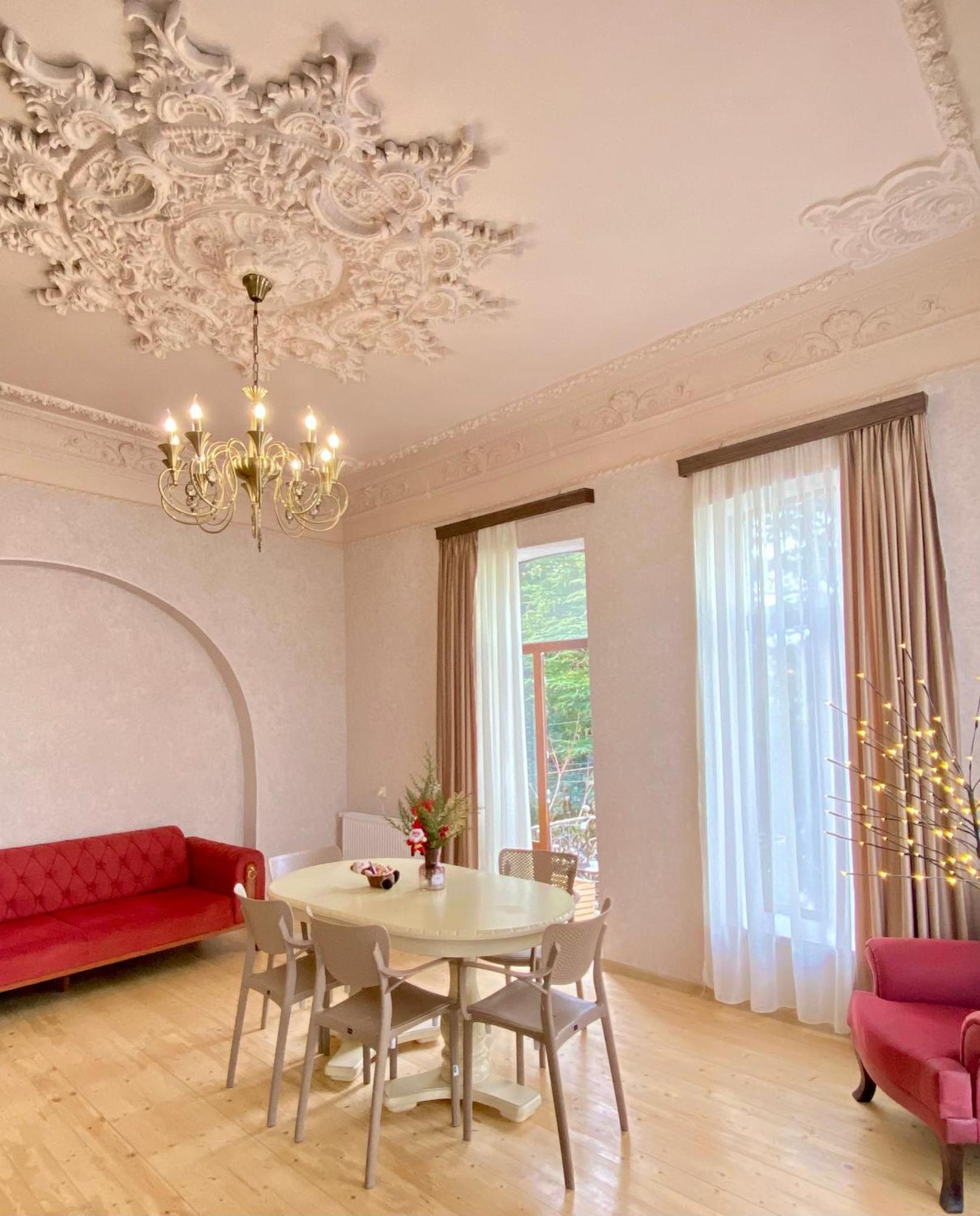 Moedani-Very Center Apartments In Kutaisi Ngoại thất bức ảnh