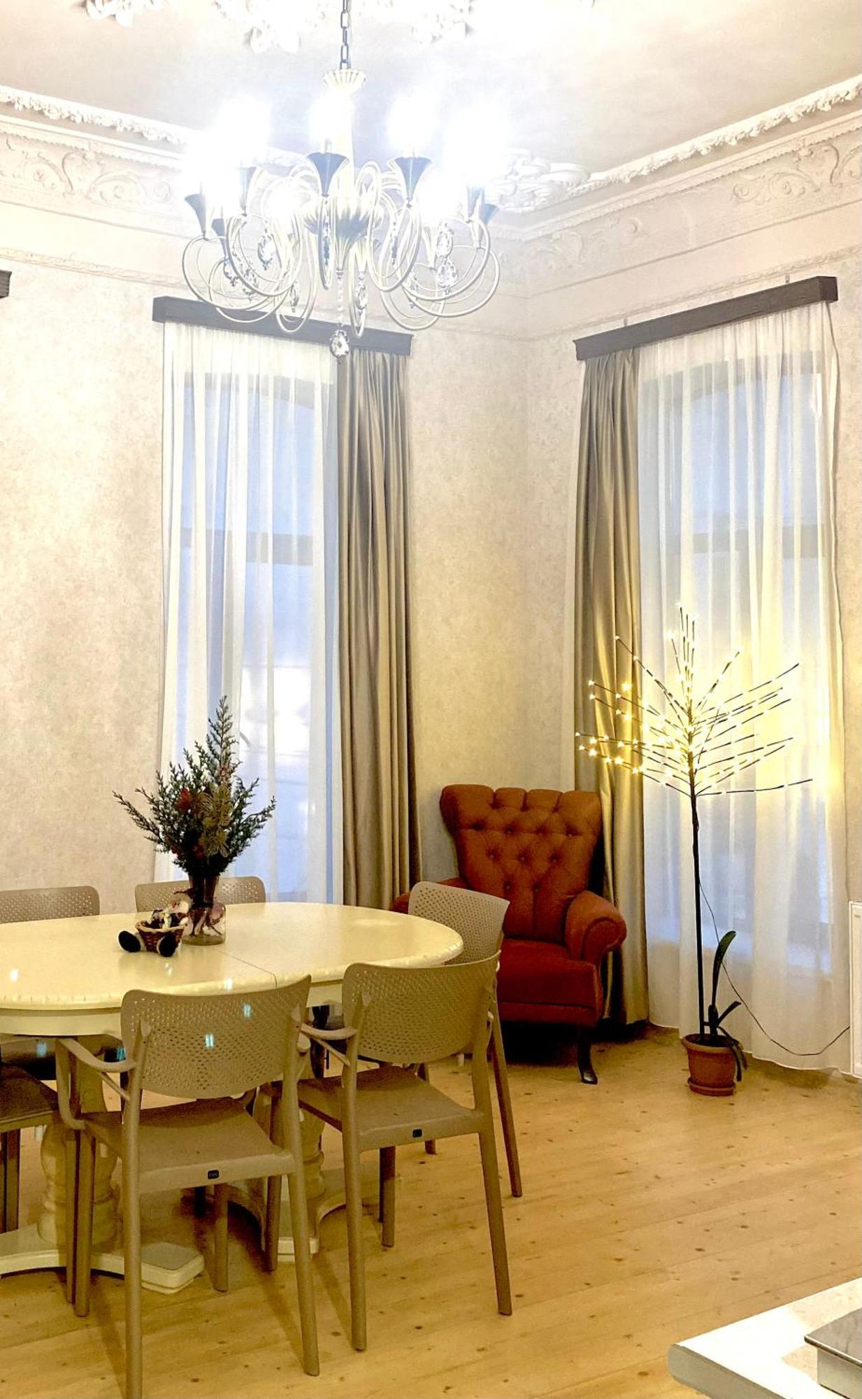 Moedani-Very Center Apartments In Kutaisi Ngoại thất bức ảnh